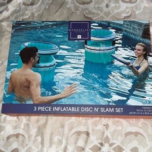 Inflatable pool game